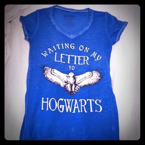 Hogwarts heathered tshirt